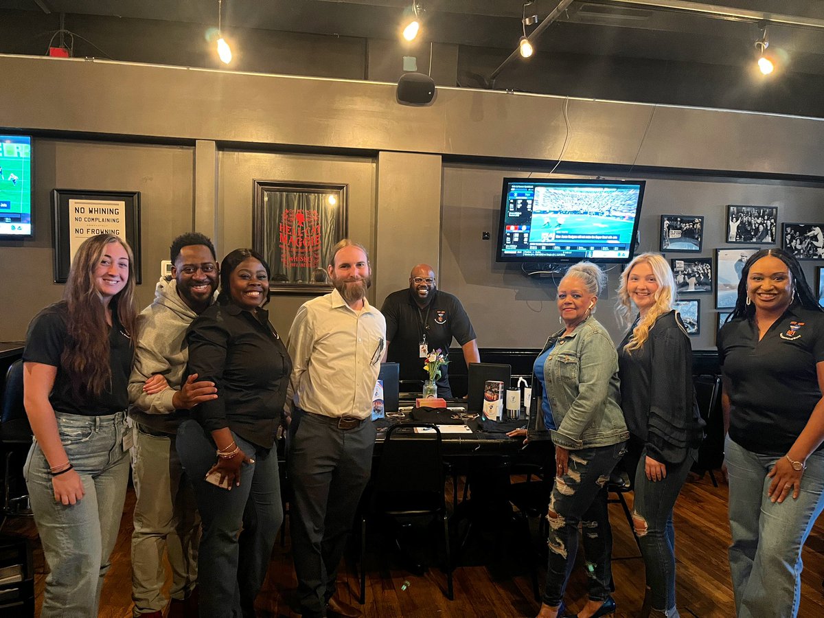 Respect2Connect's tweet photo. CVRCC, Heal 901, and our new partners with the TN Regional Overdose Prevention Specialist hosted a Safe Bars 901 Meet and Greet at our latest Safe Bar, Blind Bear Memphis ๐
If you are interested, contact us at SafeBars@ShelbyCountyTN.Gov
#SaySomethingMane https://t.co/cOWnVLnsH2