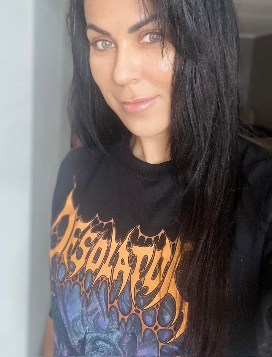 It's #BandcampFriday today! Have a great weekend 🤘🔥

desolatorsweden.bandcamp.com/merch