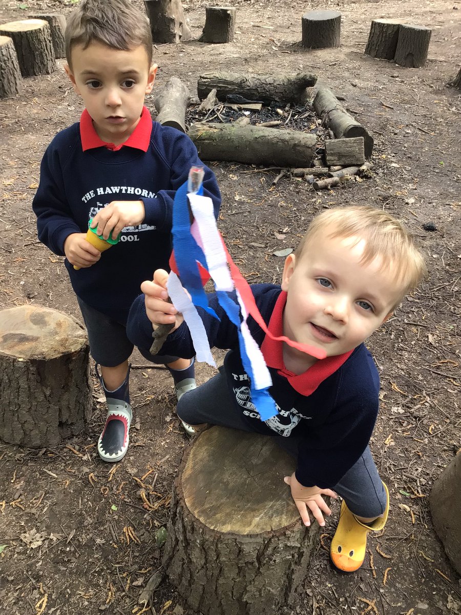 HawthornsOL's tweet photo. Rainbow and Reception had great fun making woodland streamers and designing new coins ready for Coronation! @HawthornsSchool @hawthornsey https://t.co/IBMWMumOpS