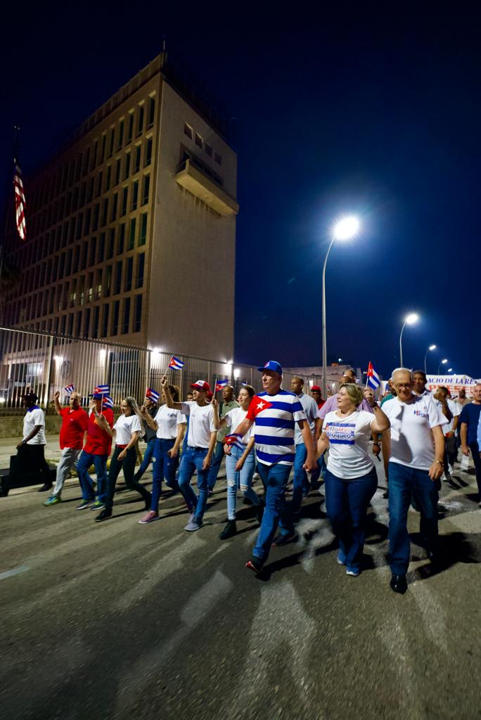 DiazCanelB's tweet photo. Feliz amanecer #Cuba. Todos los días son buenos para celebrar a los trabajadores, porque todos los días se trabaja. Y este 5/5 además, cumple 205 años #KarlMarx, el mayor defensor de los derechos de los trabajadores. #ALaPatriaManosYCorazón https://t.co/7qOGAUKE6e