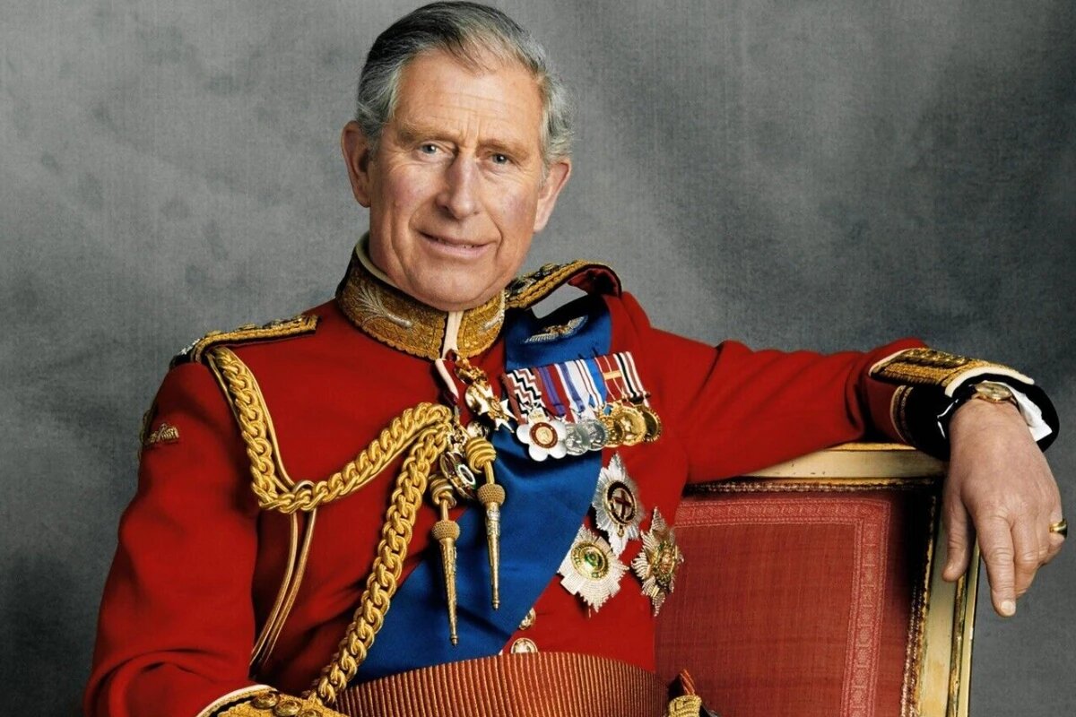 CrowthorneGroup's tweet photo. Crowthorne Group and its offices will be closed Monday, 8th May 2023, in honour of the coronation of King Charles the III as we join the rest of the nation in celebrating this historic occasion.

We will reopen from Tuesday 9th May at 9am. 
Long Live the King! https://t.co/nvArlsO4Qw