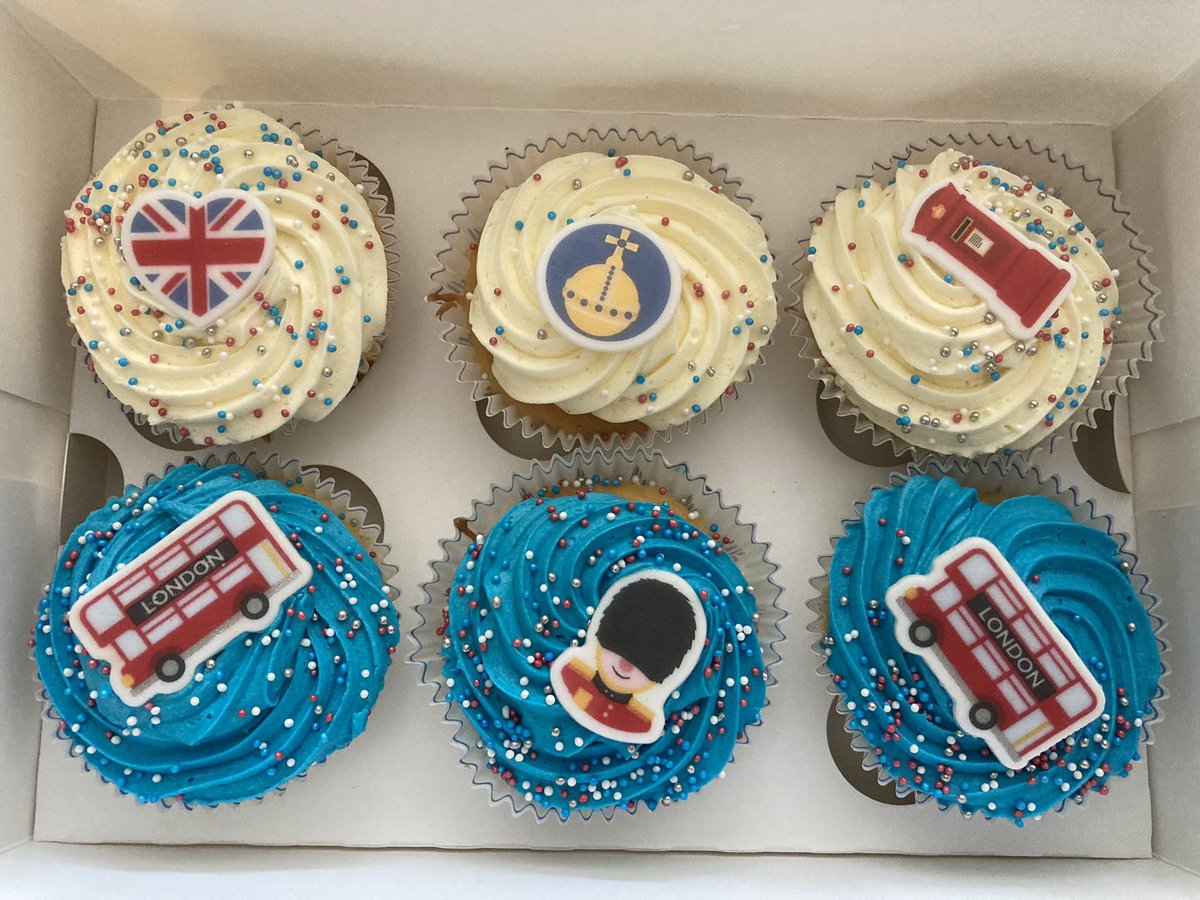 These Coronation cup cakes from <a href="/dunnsbakery/">Dunn's Bakery</a> are just wonderful. Love love love.