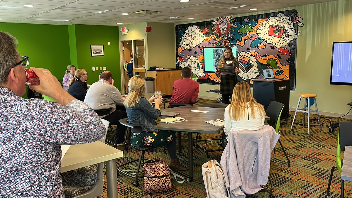 Kevin Conner (@kbconner) on Twitter photo Ashley Andrykovitch Sr Dir of Education at <a href="/Fallingwater/">Fallingwater</a> shares how we can learn from architecture in harmony with nature #FlexSpace <a href="/transformED_aiu/">transformED</a> #RemakeDaysSWPA Ashley Andrykovitch Sr Dir of Education at <a href="/Fallingwater/">Fallingwater</a> shares how we can learn from architecture in harmony with nature #FlexSpace <a href="/transformED_aiu/">transformED</a> #RemakeDaysSWPA