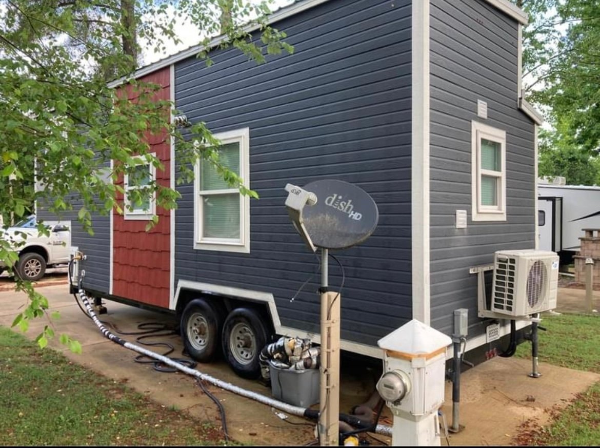 Tiny House Listings tweet media