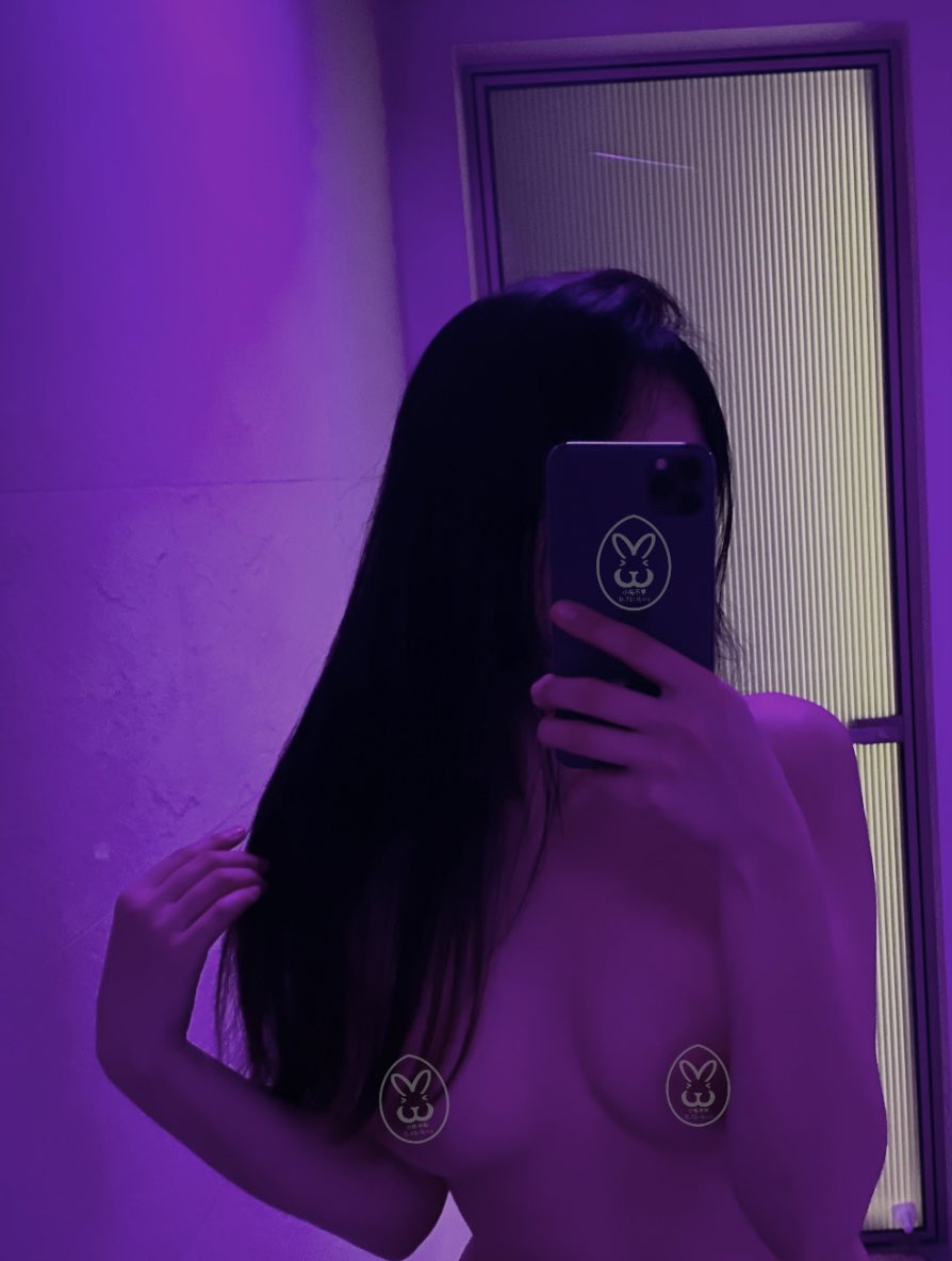 小熊也是熊呀 
新发明的兔兔胸贴有点好笑哎