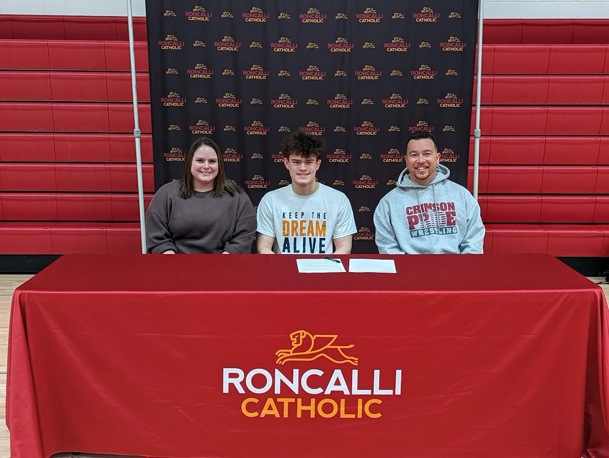 Congratulations to Alex Mainor!! Alex signed a letter of intent to wrestle for Midland University on April 4 at Roncalli Catholic High School.