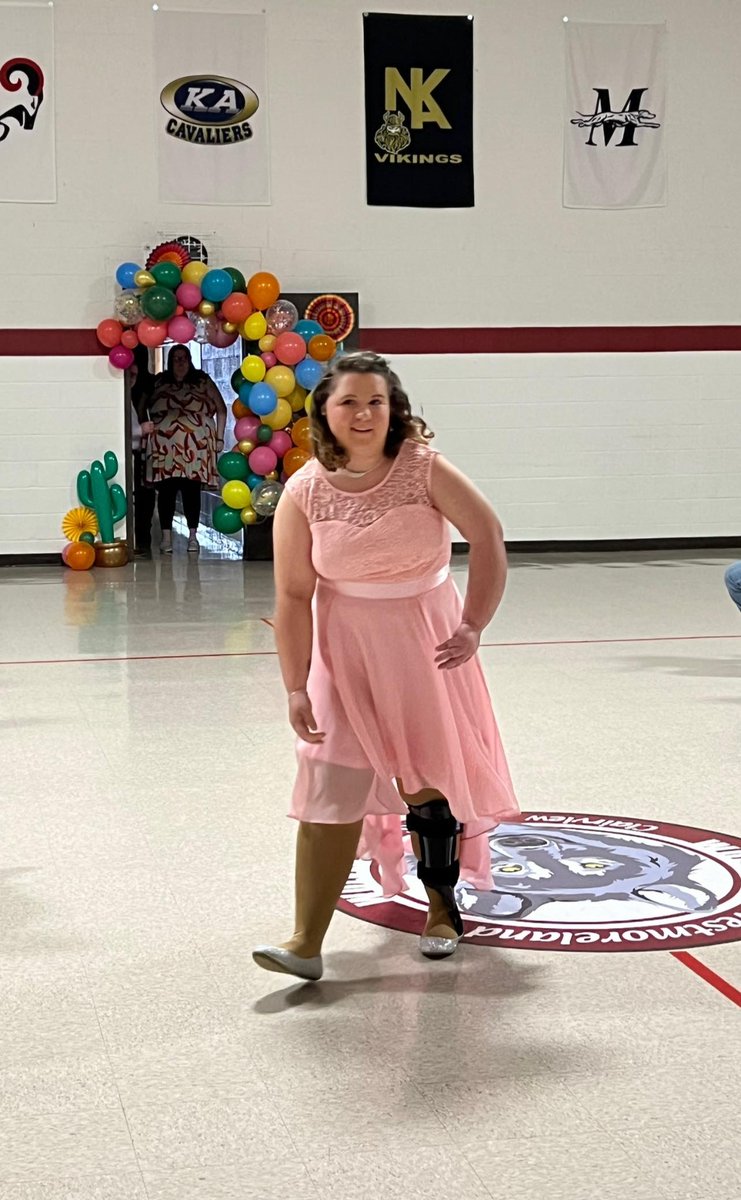 WIU07 (@wiu07) on Twitter photo Happy Friday Funday!  It's PROM at Clairview School!  What's more fun than that? #WIUProud Happy Friday Funday!  It's PROM at Clairview School!  What's more fun than that? #WIUProud