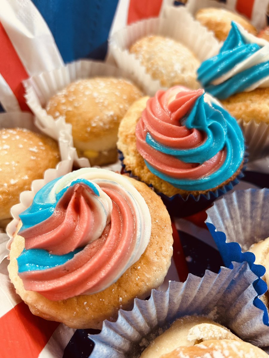 #Coronation2023 👑 for our #students <a href="/FirthParkAcad/">Lift Firth Park</a> <a href="/_HutchisonCater/">Hutchison Catering</a>