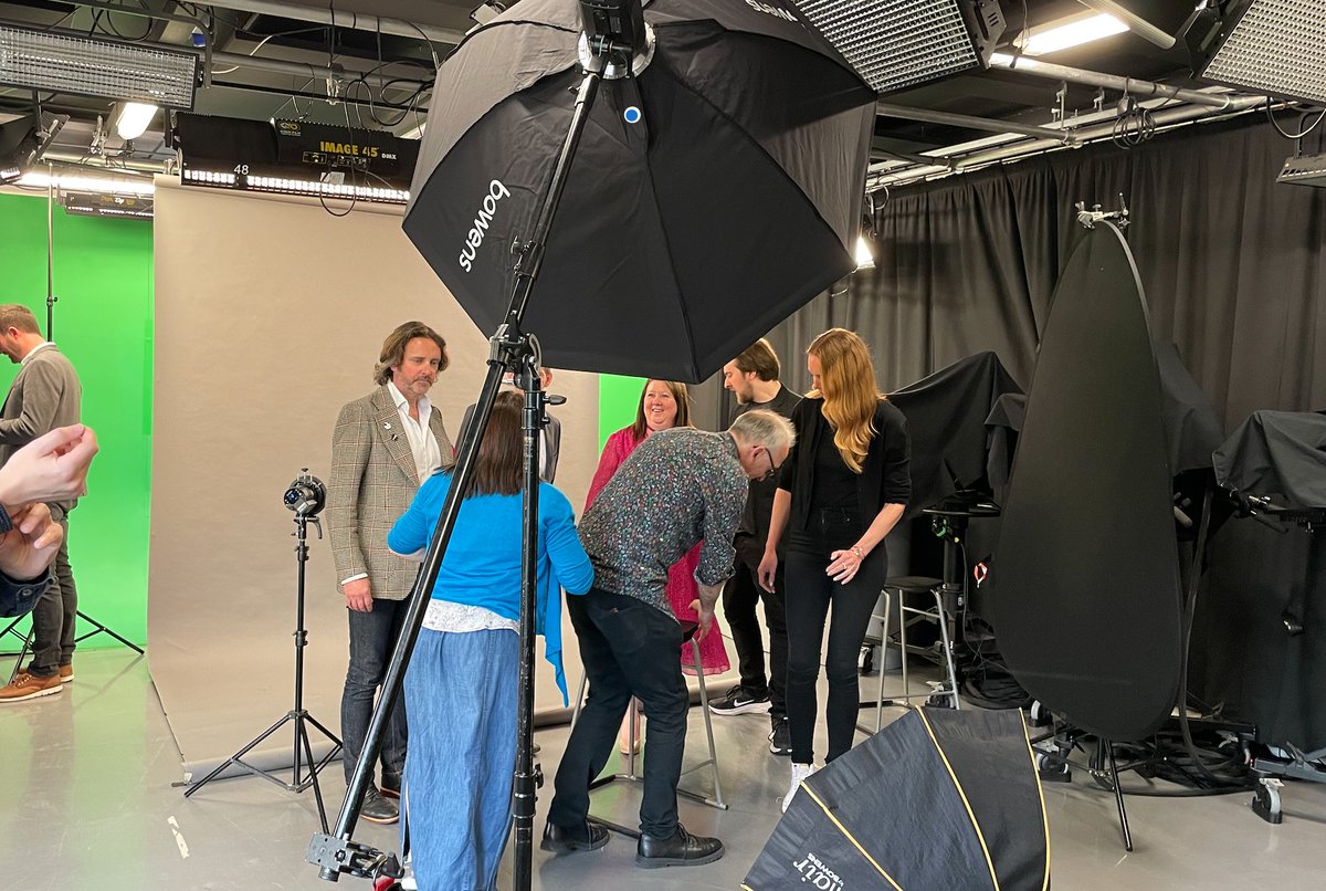 Yesterday the brilliant Carswell Gould team and wider collective  were busy posing for team photos!📸  Here’s a little behind the scenes teaser of the team in action! Stay tuned for the final results 🥳