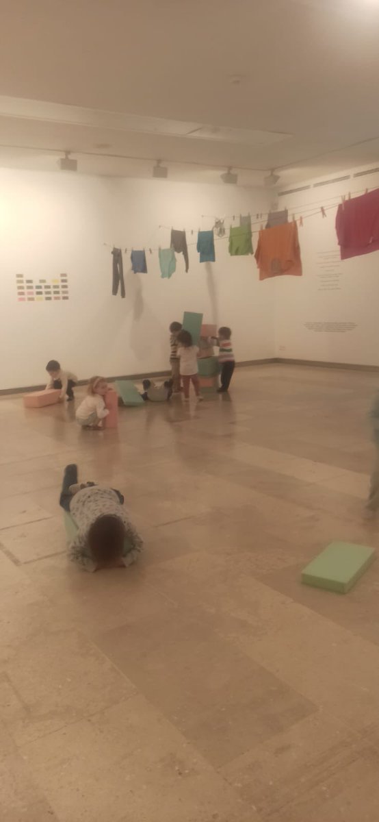 miradasinfan03's tweet photo. #Apprehendere. Última escuela a la que acompañamos este curso!!! EI Puntitos. Ha sido un placer!!! La propuesta sigue abierta hasta final de junio. Que la disfrutéis!!! @DomusArtium2002 @iesfrojas @JuanviSanchez https://t.co/h0ZuYswWkA