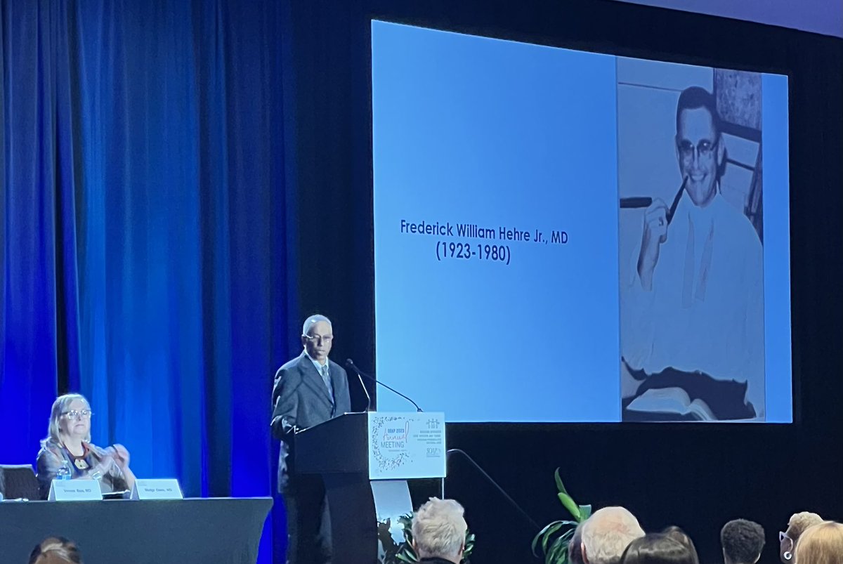 Dr Vernon Ross gave the Fred Hehre lecture at #SOAPAM2023 - massive congratulations on such an impressive career. Truly an inspiration.