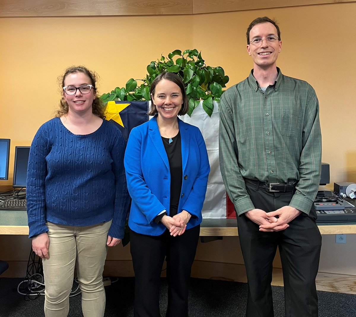 archivesumfk's tweet photo. Several weeks ago, we had the honor of welcoming #Maine Secretary of State Shenna Bellows to the Archives. Thank you, Secretary Bellows, for visiting Fort Kent and taking interest in the #Acadian experience in the St. John Valley! #archives #Aroostook #FrancoAmericans #UMFK https://t.co/H1uf0levZ6