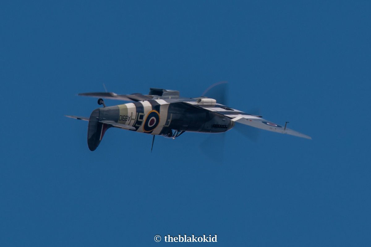 theblakokid's tweet photo. #AB910 dancing through the blue skies @RAFBBMF https://t.co/HWzj8ltEuf
