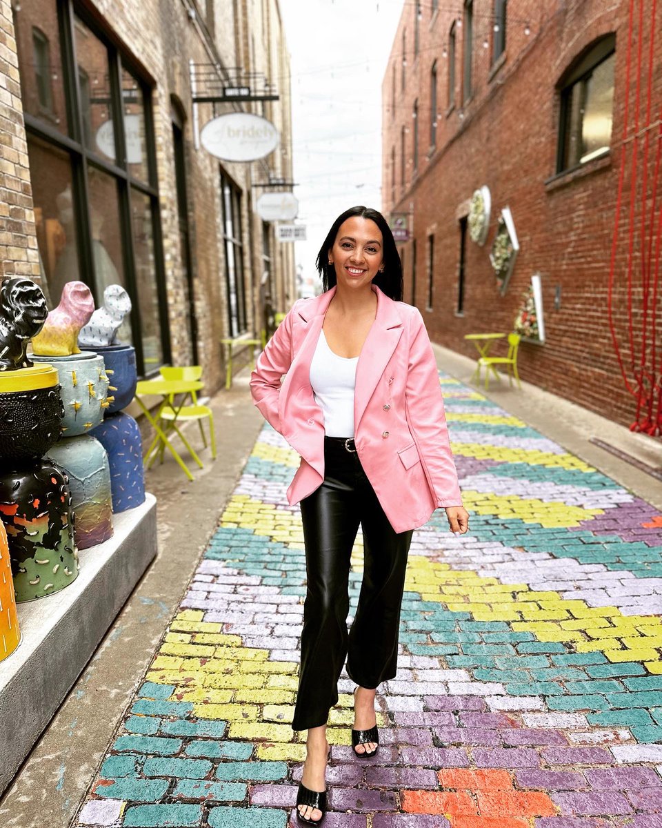 I am so grateful for the last six months back on your TVs and back doing what I love in this beautiful state! 💓