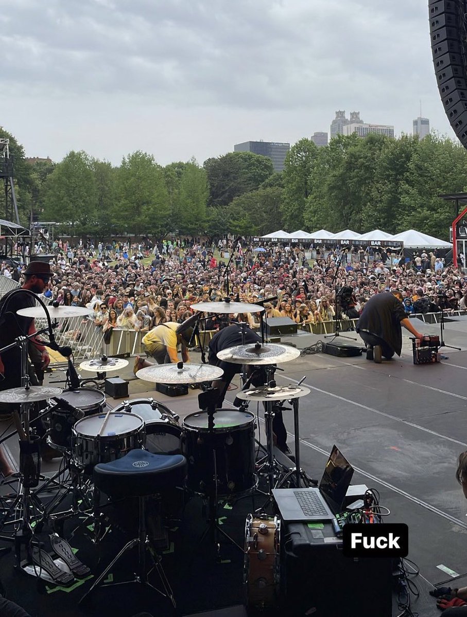 vonixskulls's tweet image. somehow i get more proud of lovejoy everyday