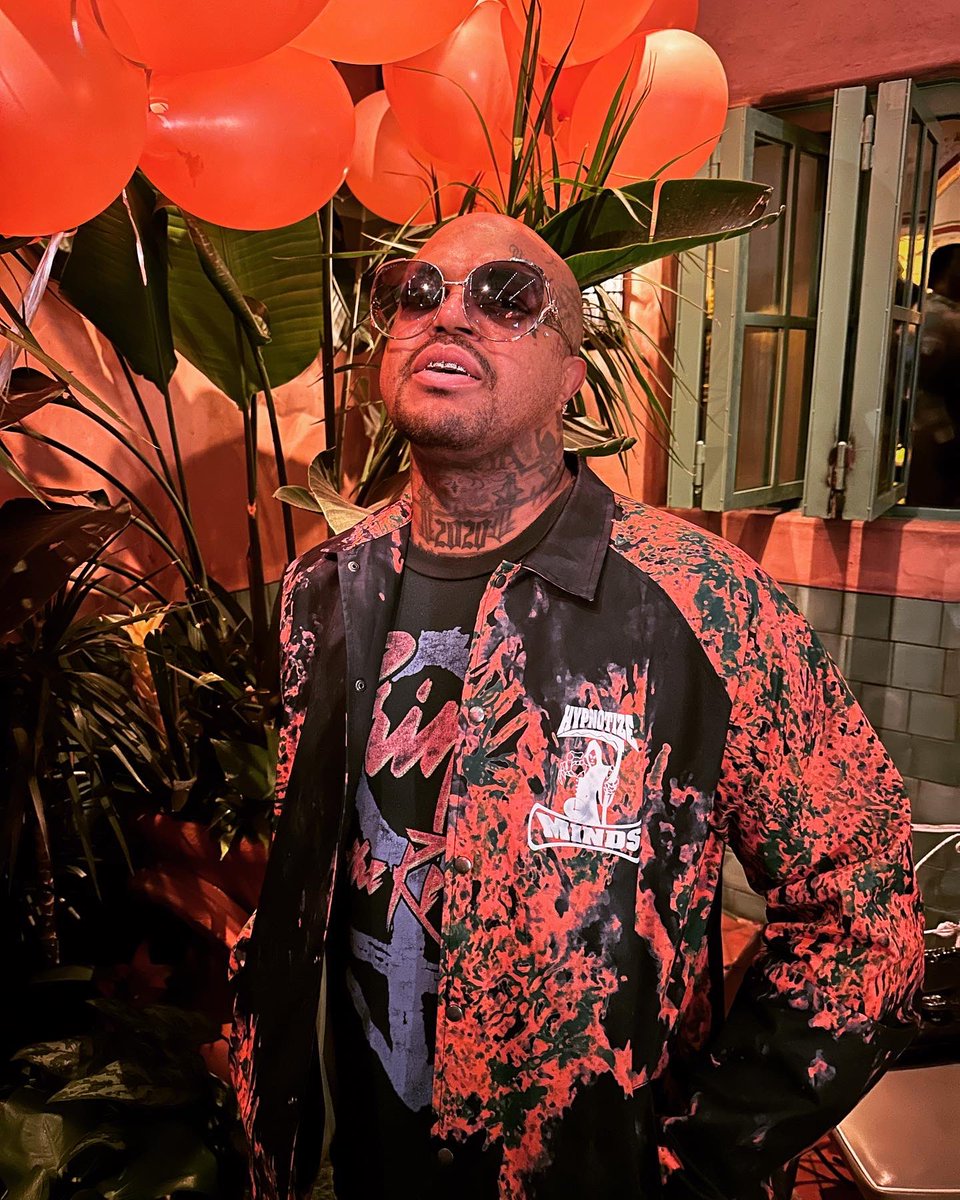 DJPAULKOM's tweet photo. First You Get The Money, Then You Get Theβ¦. Well Whatever It Is You Trying To GetβΌοΈπ
#WorkComesFirst #happycincodemayo
Merch Available @three6mafiamerch
Website: https://t.co/mTbcJrAyuj https://t.co/YEVY4Df1aU