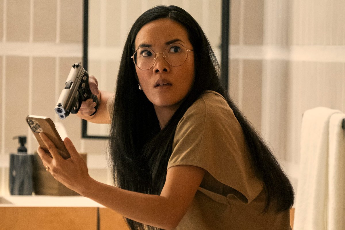 henryhday's tweet photo. A24 don’t miss man. #BEEFNetflix is the best show I’ve seen for a while. A perfectly balanced dark comedy that has a great opening ep before leading the viewer into Danny and Amy’s mutual destruction and connecting the two with a perfect conclusion. Steven Yeun deserves an Emmy. https://t.co/7t8i3zgh3r