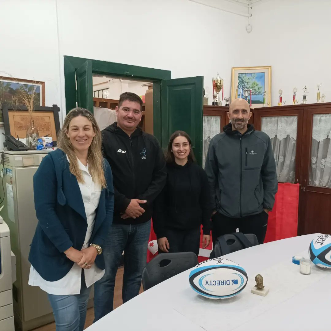 pelogonzalezdrc's tweet photo. Con el fin de llevar el rugby a mas escuelas con el apoyo de  @uru_oficial y @primaria_anep a través de las direcciónes departamentales de Ed. inicial y primaria, hoy el programa, éxito en Soriano, desembarca en Fray Bentos y nos da la bienvenida la Escuela N°3 del Anglo. https://t.co/GkZRREC8ut