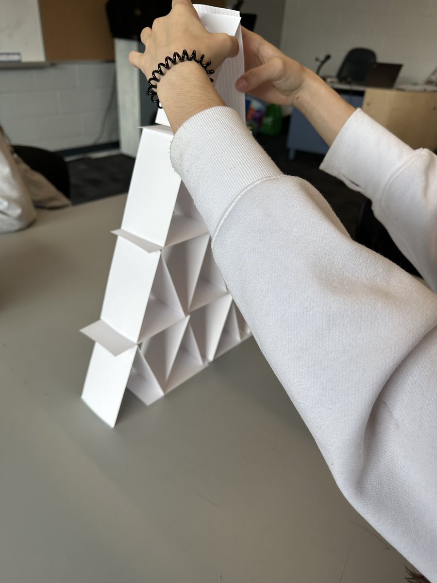 heyitsherring's tweet photo. What can you build with a stack of cue cards? 📄 @mrmiorin @SMCDSB_SCE https://t.co/gbhxZZiNUO