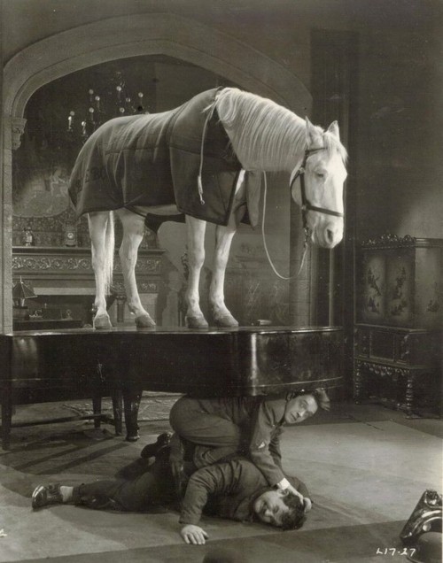 rivertonpiano's tweet photo. Kids today just don't know the struggle. When WE were kids, practicing the piano was so much harder...
#pianostore #pianodealer #piano #RivertonPianoCompany #Scottsdale #Peoria #PeoriaPianoStore #Arizona #Phoenix https://t.co/VSyCJ274w5