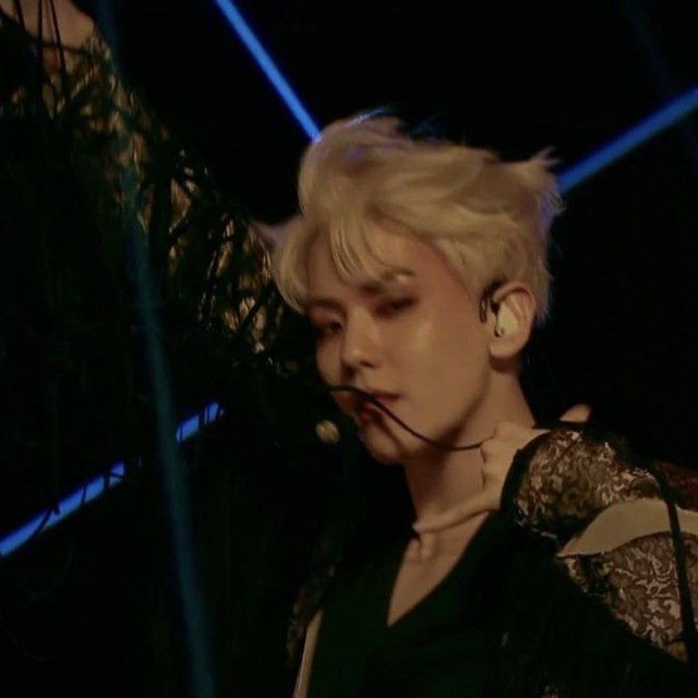 AresL1485's tweet photo. شما فک کن تولد من با این دوتا اسطوره تو یخه روزِ 🤍

#SMstopabusingEXO 
#EXOLEAVESM
#EXOLBoycottSM
@smtownglobalfan https://t.co/bbLTKv8iyu