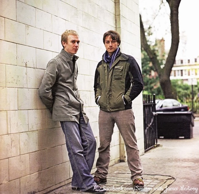 mymoonandstars1's tweet photo. I can't believe this is the only (bts) picture we have of these two tremendous actors. Both of them did such an incredible job in "Rory O'Shea was here". I would love to see them both working together again
#JamesMcAvoy #StevenRobertson https://t.co/MbM5A2vy8Y