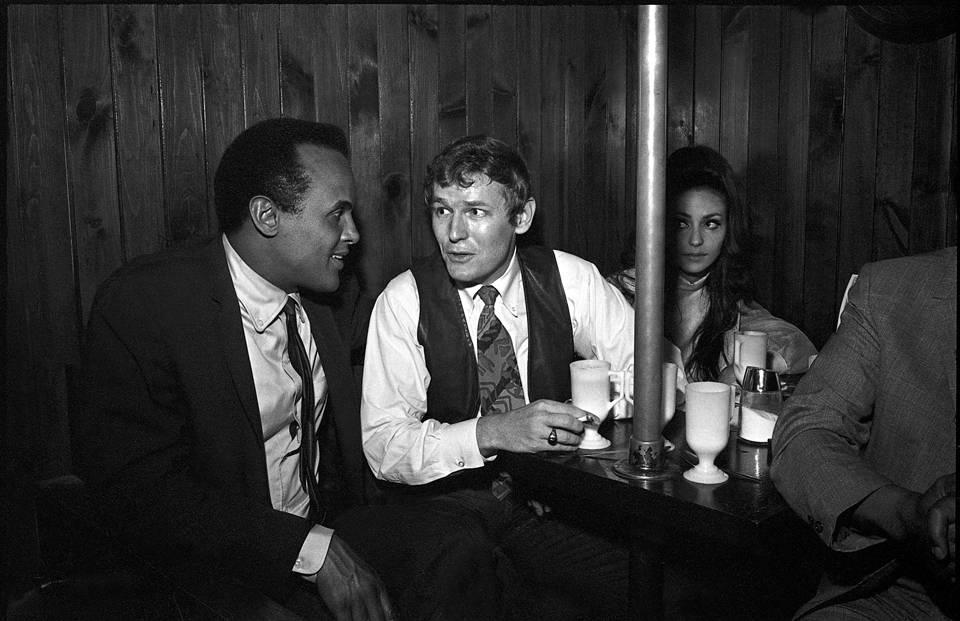 ReadieRighteous's tweet photo. Today on Recherché at 5 pm ET - music of the late greats Harry Belafonte &amp; Gordon Lightfoot, shown together here in 1967 at the Riverboat Coffee House in Toronto. Deep cuts &amp; live performances! Only on https://t.co/1rncvt4IcA and 103.3 FM in the greater Delaware Valley! https://t.co/P4m7u766EV