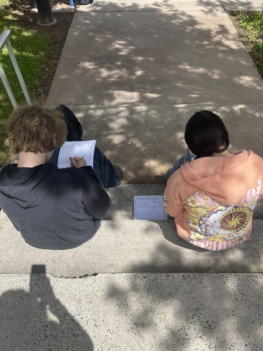 amylaff4's tweet photo. Taking our math lesson outside today! https://t.co/DZglZeV3wK
