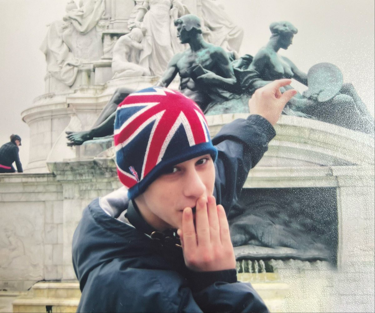 FriedmanNina's tweet image. Why the hell would they let this idiot back in England.