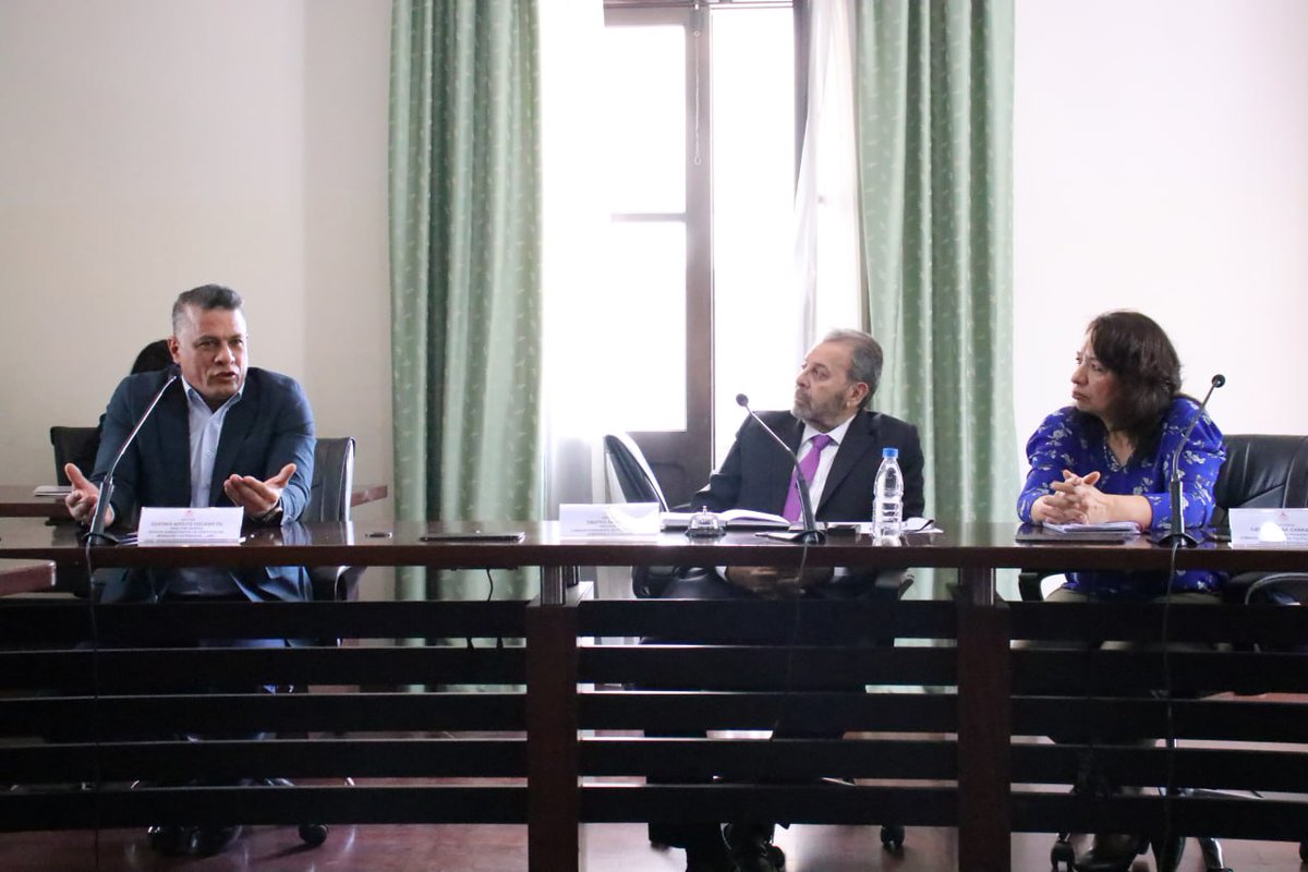 CPPESI_AN's tweet photo. #03Mayo Sesión Ordinaria de la Comisión Permanente de Política Exterior, Soberanía e Integración de la @Asamblea_Ven, presidida por el Diputado Timoteo Zambrano, dónde se recibió la visita de Gustavo Vizcaíno, Director General del SAIME. https://t.co/nAyWVlXvPm