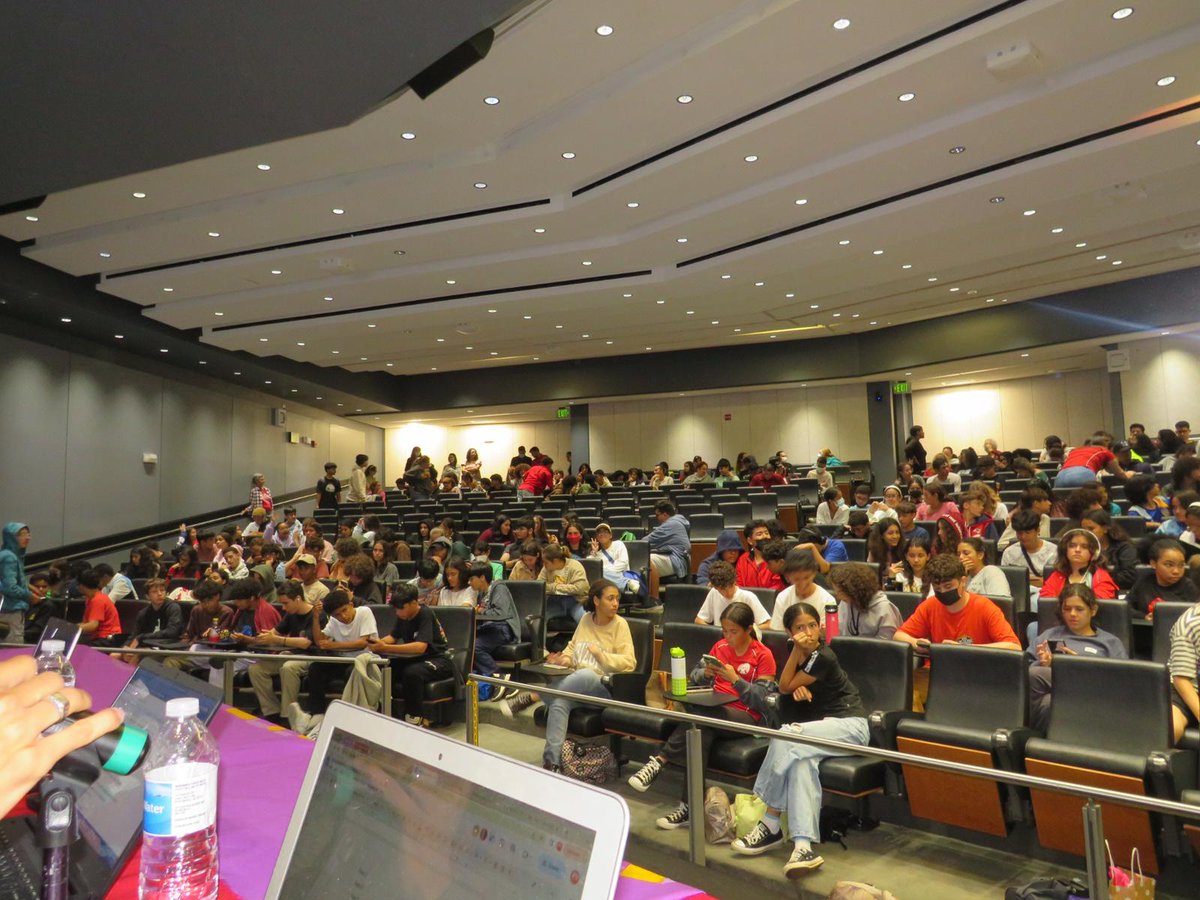 CEUHS's tweet photo. Les presentamos momentos resaltados de la asamblea de estudiantes (2022-2023) https://t.co/hAx8hZR6j5
