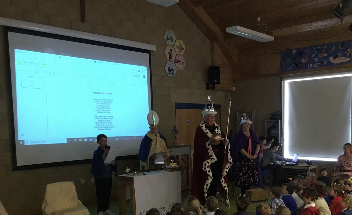 What a superb afternoon full of #WoodboroughMagic 💫Re-enactment of the Coronation Ceremony - featuring our very own King 🤴🏻 and Queen 🫅, Archbishop of Canterbury, Dean of Westminster, footman and ladies in waiting! Together with homemade crowns, sceptres and orb! 👑 @EquaMat