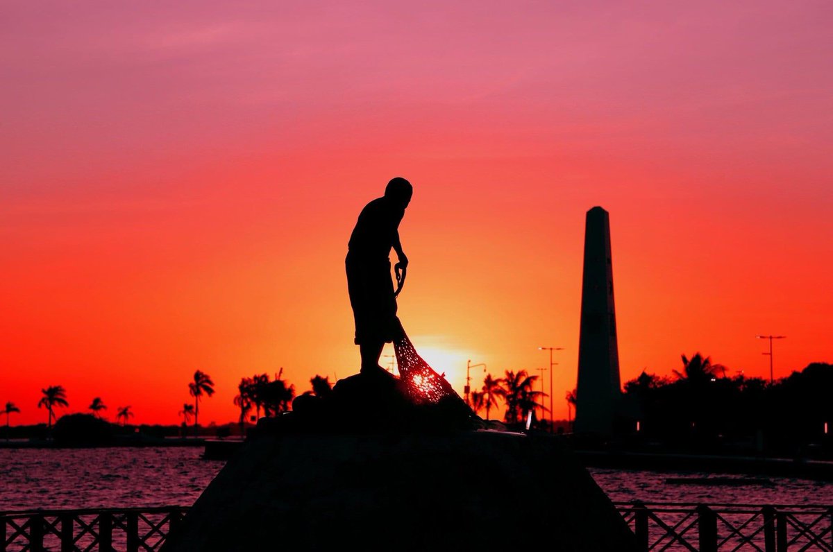 🎉¡Felicidades #Chetumal!🎉

🗓️ Hoy celebramos el 125 aniversario de la fundación de Payo Obispo, hoy ciudad de #Chetumal, capital de #QuintanaRoo, donde inicia México. 🇲🇽

🙌 Recordamos que el centro histórico de esta ciudad fue declarado el primer #BarrioMágico del país.