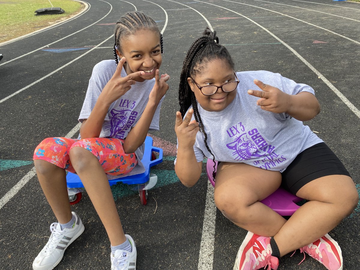 LexCounty_SD3's tweet photo. What a wonderful Friday in #lex3! Our district hosted its very own Special Olympics today and a great time was had by all including our participants, staff, and volunteers! #lexington3istheplacetobe https://t.co/L6gC3barM0