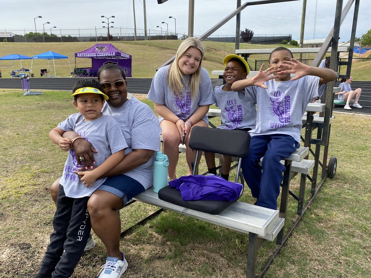 LexCounty_SD3's tweet photo. What a wonderful Friday in #lex3! Our district hosted its very own Special Olympics today and a great time was had by all including our participants, staff, and volunteers! #lexington3istheplacetobe https://t.co/L6gC3barM0