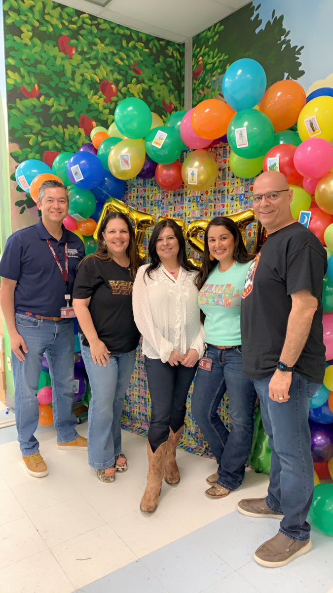 Happy Cinco de Mayo! Much love from the @EISDofSA Office of Innovation! #ComeDreamWithUs