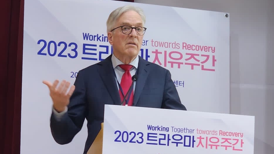 DrBrianNSmith's tweet photo. It was a true honor attending the 2023 Korean Society for Traumatic Stress Studies conference in Seoul last week, and to have been invited to present among great colleagues. @SijbrandijMarit, @SchnyderUlrich, Andrea Phelps, and Jinhee Hyun. #KSTSS #ISTSS #trauma #recovery https://t.co/JEBcYnbb6N