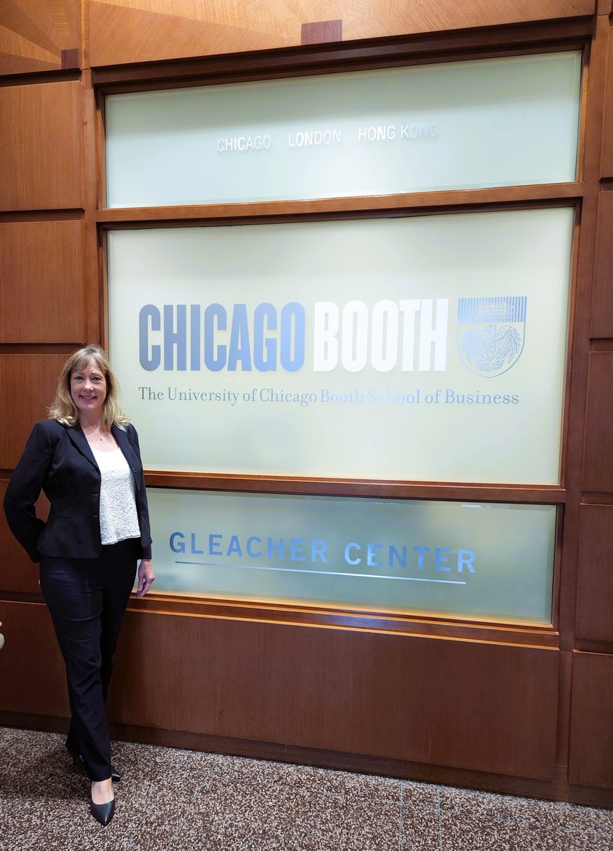 KarenHerman01's tweet image. Last May 5th, I shared my R&amp;amp;D in Disruptive Retail with women MBA's at the Booth School, University of Chicago. Today, my R&amp;amp;D is complete, I'm doing more talks, writing a book, and Disruptive Retail is thriving! #research #disruptiveretail #GustieCDR #innovation @gustiecreative