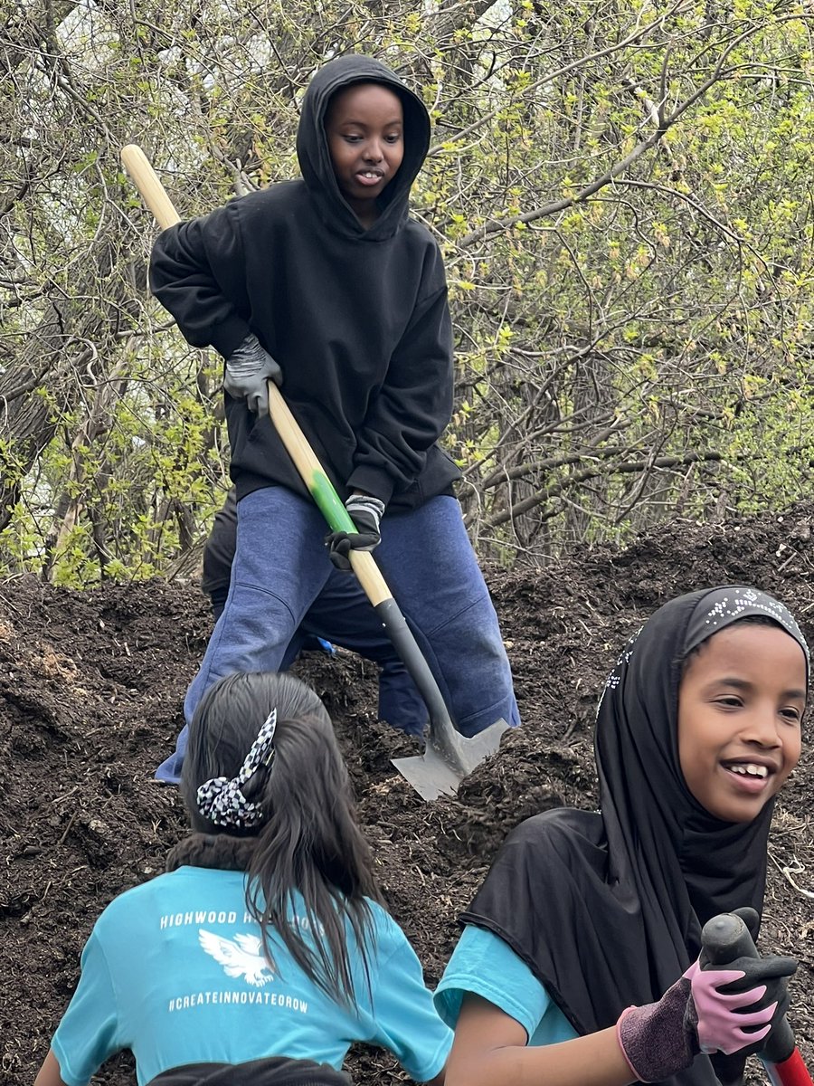 Growing leaders with <a href="/YouthFarmMN/">Youth Farm</a>.
#createinnovategrow