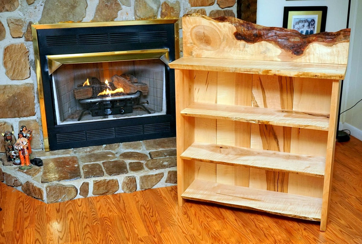 PhotoAndWoodArt's tweet photo. Hardly had time for the varnish to dry on this shelf and got it sold and delivered. That makes for a great Friday!
Wishing you all a fabulous afternoon!
#woodworking #shelf #wood #trees #curlymaple #lumber #furniture #Fridayvibes #art #crafts https://t.co/Zcp6949UFS