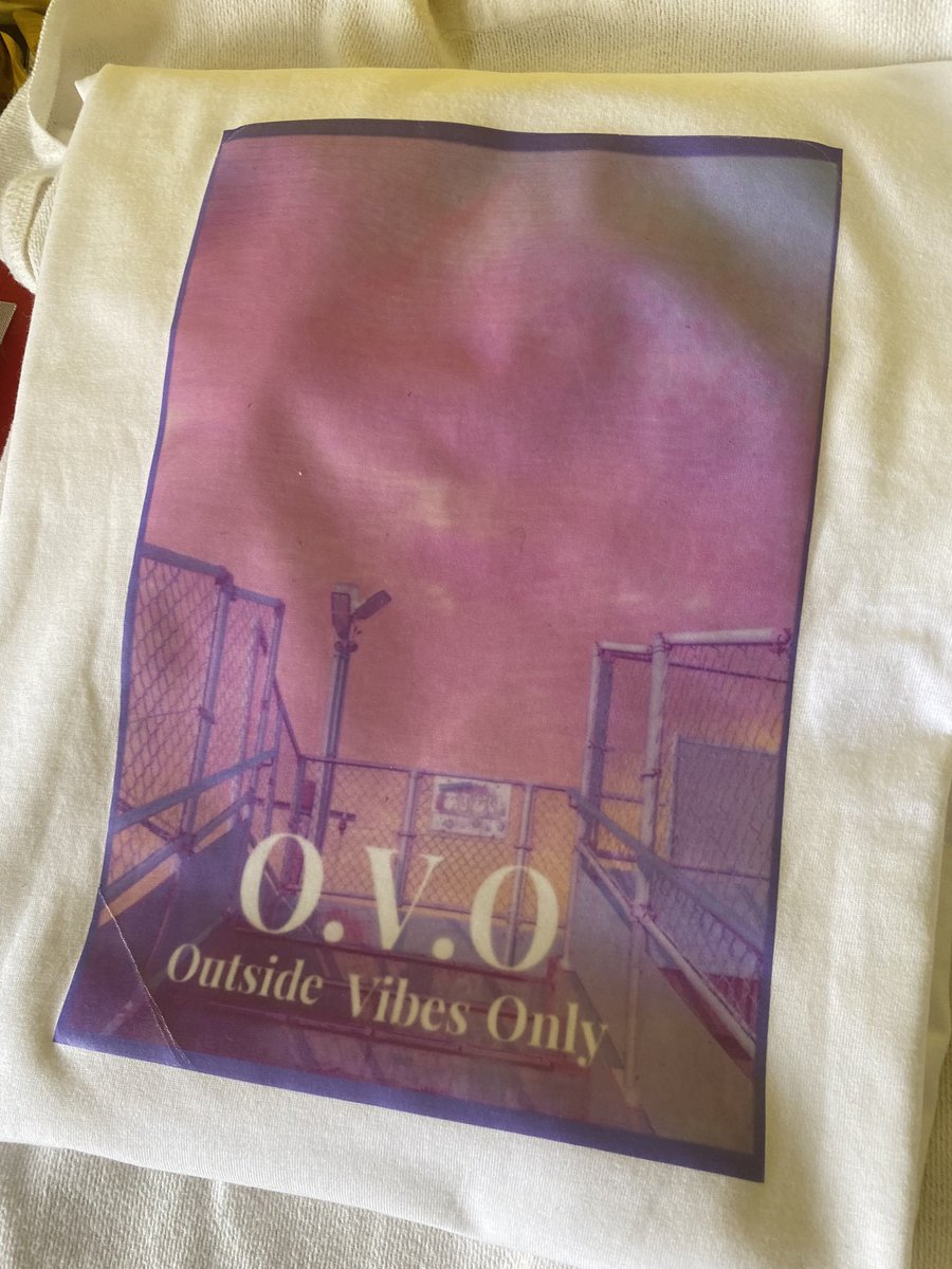 DJDIFFICULT's tweet photo. O.V.O MERCHS OTW #JerseyClub https://t.co/932e0CPsa1