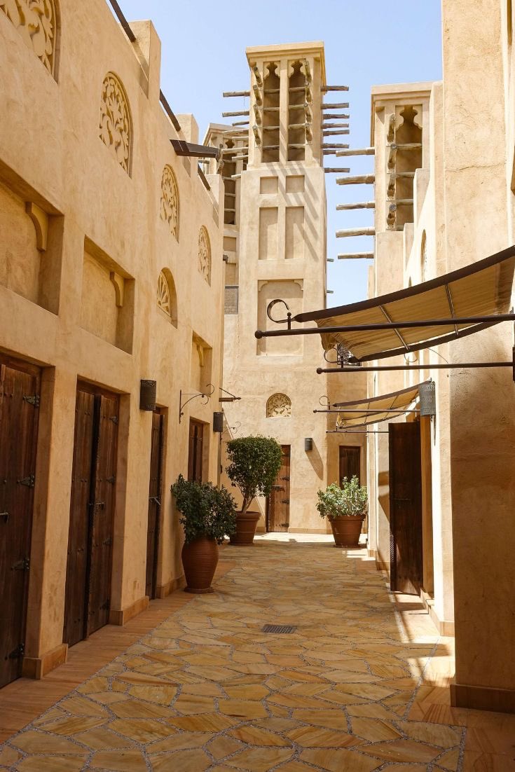Fatimaa_N1's tweet photo. ▫️المسكن في العمارة العربية والإسلامية:

- سأحاول في هذه السلسلة المفصلة من التغريدات، تقديم شروحات واسعة حول تصميم المساكن في العمارة الإسلامية قديمًا، والتي قامت حول مبادئ أساسية هي في مجملها: البساطة - التلقائية - الخصوصية والتوافق مع البيئة.
.
#عمارة | #العمارة_العربية https://t.co/7B2dKr1XZg