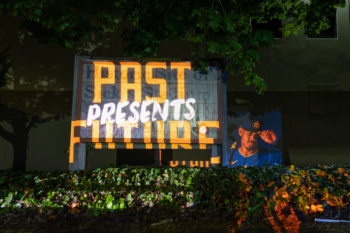 Let’s party tonight.

>> atmlb.com/3npHFB5 <<