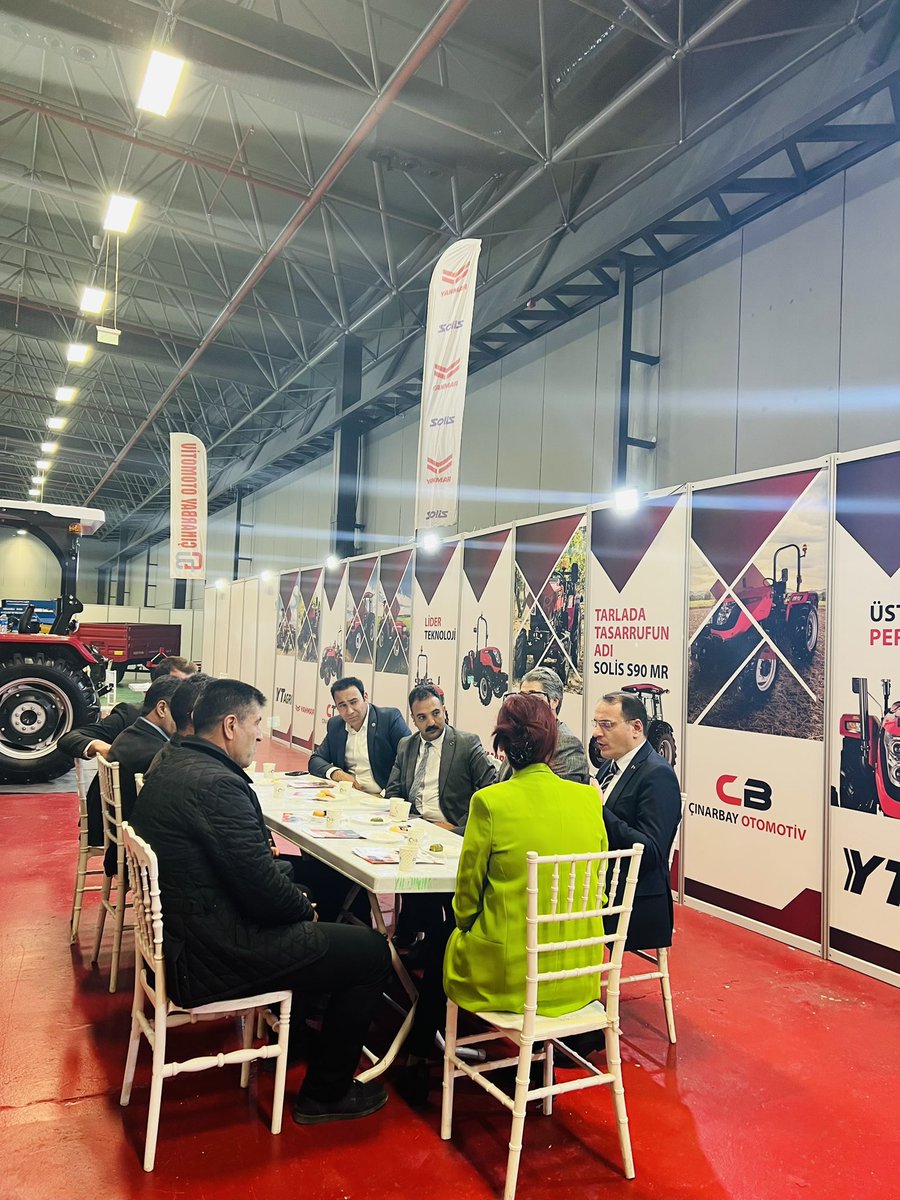 Van Tarım Fuarında bu gün bizleri ziyaret eden Kaymakamımız sayın Hasan Hüsnü Türker bey, İlçe Milli Eğitim Müdürümüz sayın Zeki Gülmez, İlçe Tarım Müdürümüz Ömer Yalvaç ve Zıraat oda başkanımız Nesim Ertopçu’ya teşekkür ederim. <a href="/tcvanvaliligi/">T.C. Van Valiliği 🇹🇷</a> <a href="/cldrnkaymakam/">T.C. Çaldıran Kaymakamlığı</a> <a href="/ertopcunesim/">Nesim ERTOPÇU</a>