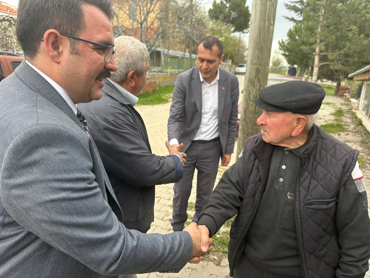 DrAbdulvahapshn's tweet photo. 📍Çubuk 

İlçe Başkanımız Sn Erhan KUŞCU ve Belediye Başkanımız Sn @avbakidemirbas  ile Dağkalfat Mahallesi sakinlerimizi ziyaret ettik. 

Misafirperverlikleri için teşekkür ederiz.

#Doğruzamandoğruadam 
#DoğrusuAkParti
#Doğruadımlarlayoladevam
#Türkiyeyüzyılı
#Akparti https://t.co/VryXWcnToZ