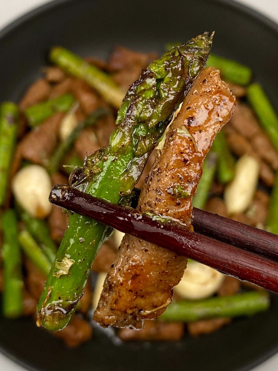 AirJordanTheme's tweet image. Asparagus and beef are really a perfect match