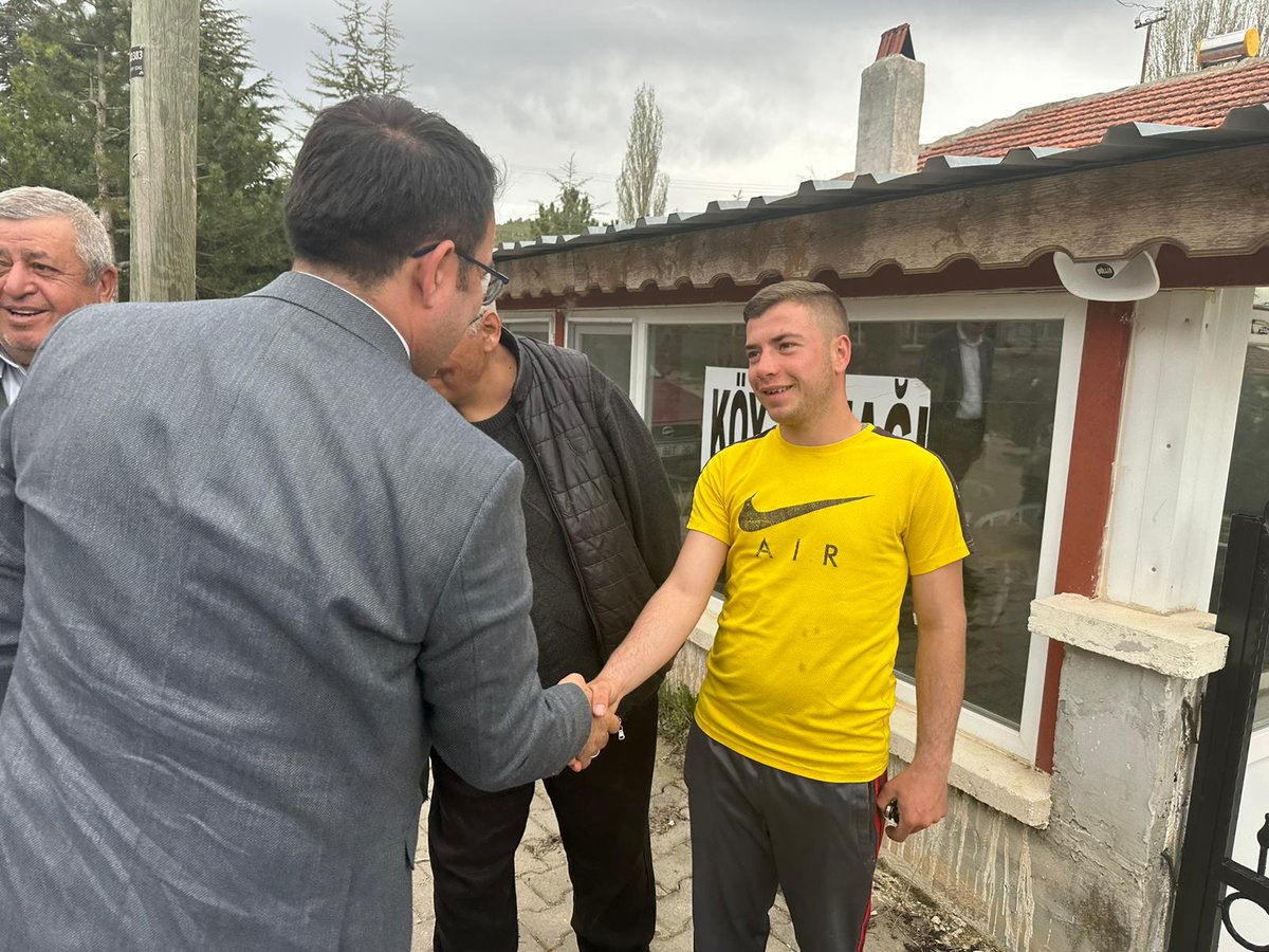 DrAbdulvahapshn's tweet photo. 📍Çubuk 

İlçe Başkanımız Sn Erhan KUŞCU ve Belediye Başkanımız Sn @avbakidemirbas  ile Dağkalfat Mahallesi sakinlerimizi ziyaret ettik. 

Misafirperverlikleri için teşekkür ederiz.

#Doğruzamandoğruadam 
#DoğrusuAkParti
#Doğruadımlarlayoladevam
#Türkiyeyüzyılı
#Akparti https://t.co/VryXWcnToZ