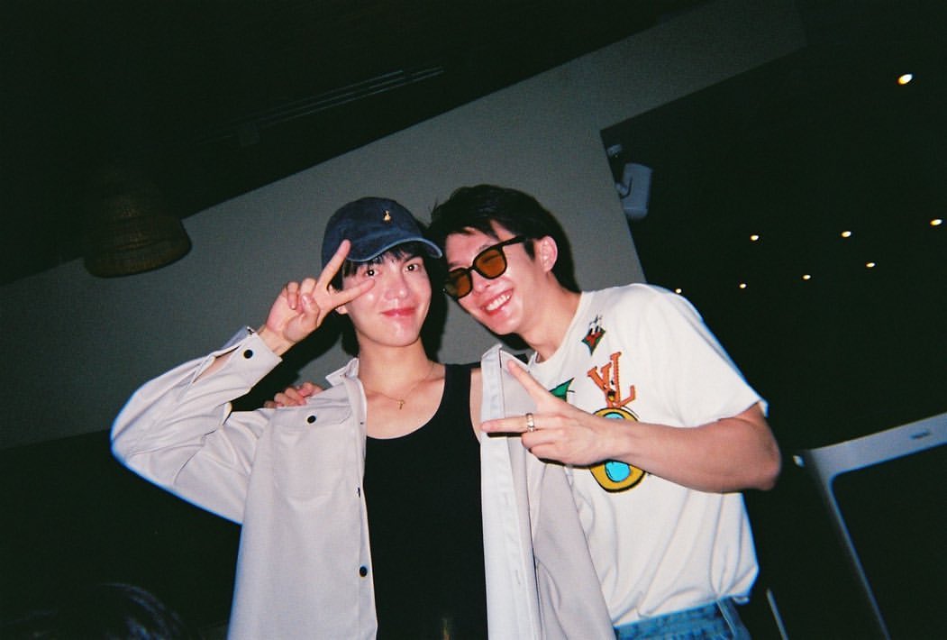 BasAsavapatrSP's tweet photo. [ 05 / 05 / 23 ]

Post de Bas 

" Flashback. Alguien me noqueó.
P.D. Sé cómo usar la cámara. Me gusta mucho. "

--

Bas' post 

" Flashback. Somebody knocked me out.
P.D. I know how to use the camera. I like it a lot." 

#basvpr #remembas @basvpr_ https://t.co/J5W7Z7bkcP