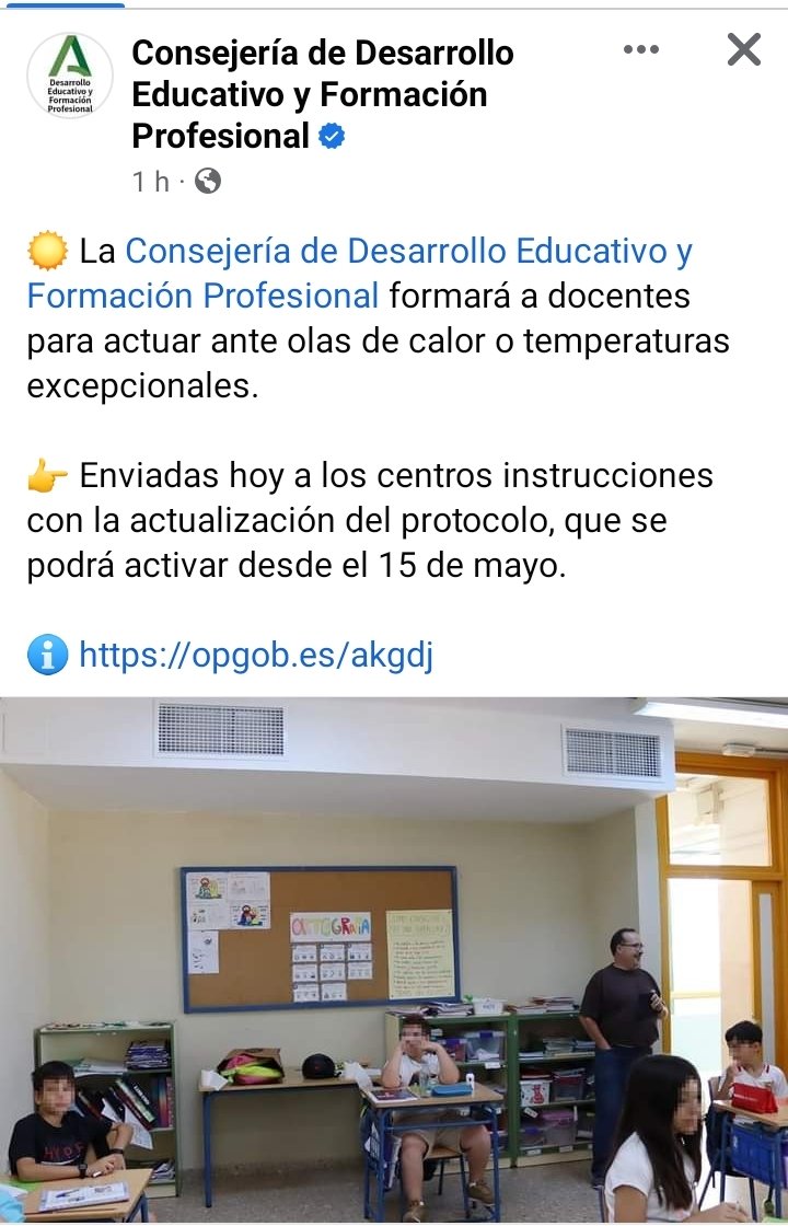 la_profe_de_fle's tweet photo. Parece que se ríen de los docentes andaluces...@EducaAnd @Patricia_Pozo_ ¿Nos váis a enseñar a usar abanico? ¿O quizás a encender el aire acondicionado? Ah! No... que aire no hay...
¿Nos movemos ya o seguimos aguantando? https://t.co/XBGcdOCpfV
