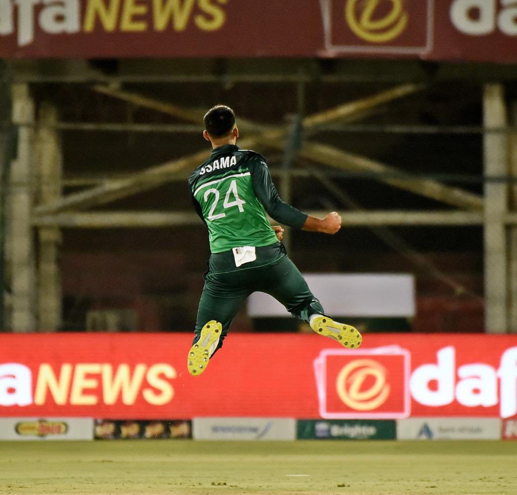 iamusamamir's tweet photo. 1 🏆 in the 🌍 what a feeling. This is all the result of a champion mindset and a great vibe in the team. So happy to be part of this side and hoping for more and more success❤️👏 #PAKvNZ https://t.co/V2jZkbaJCF